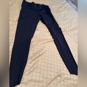 Medium under armour leggings.